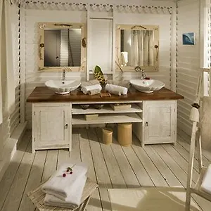 3* Hotel Opoa Beach